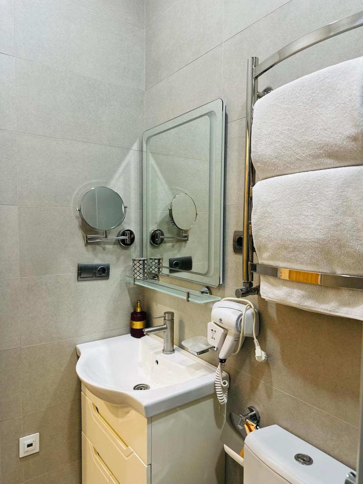 Forum, центр Apartment Lviv